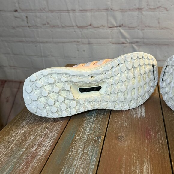 Women's adidas UltraBoost 4.0 Clear Orange Size 6 - Picture 8 of 15